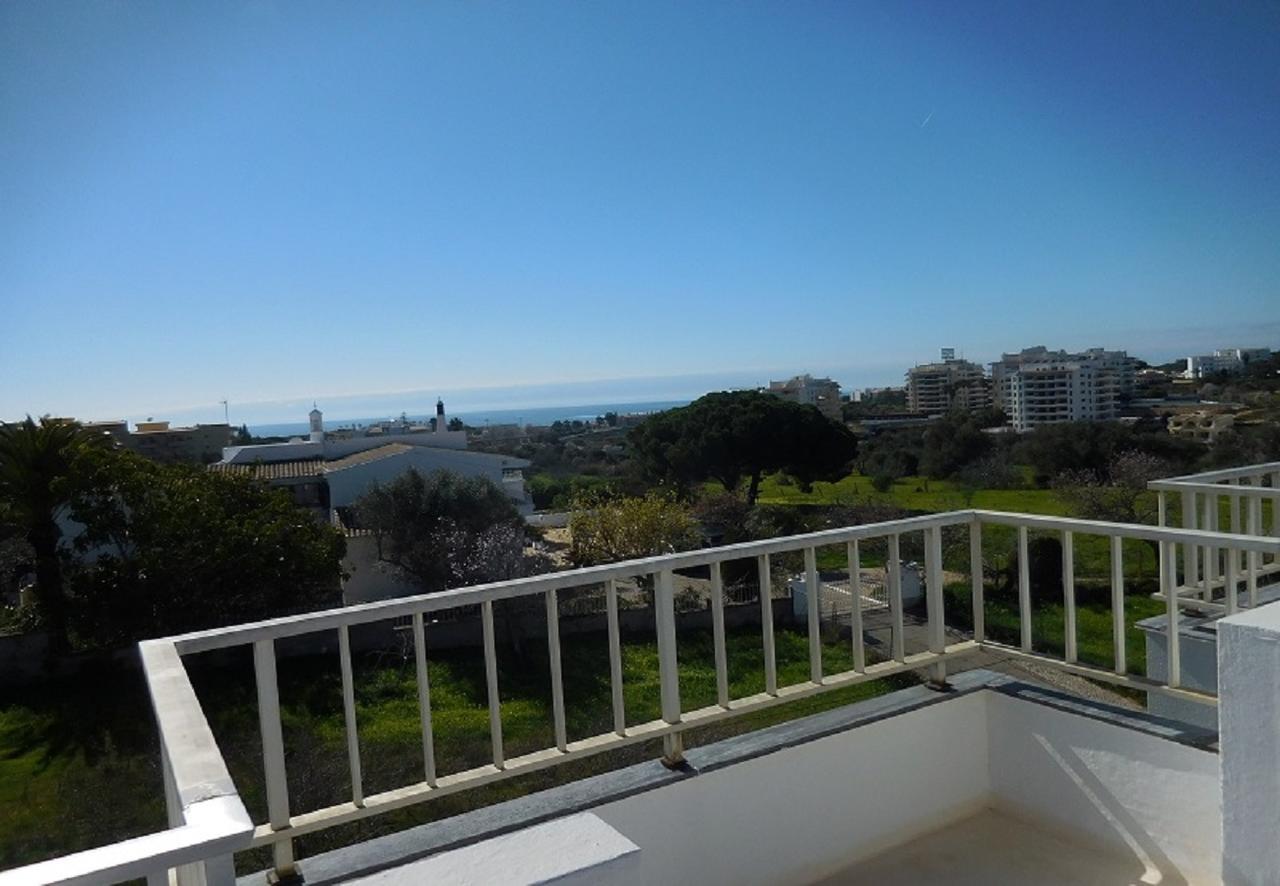 Hotel Residencial Campo-Mar By Umbral Portimão Exteriér fotografie View of the golf course from the hotel