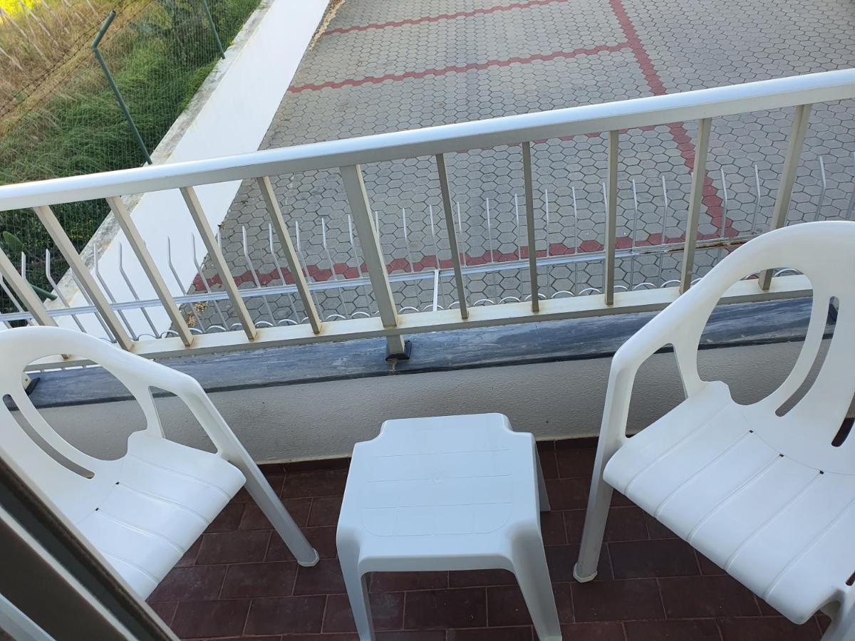 Hotel Residencial Campo-Mar By Umbral Portimão Exteriér fotografie A balcony in a house